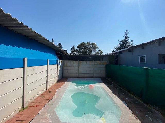 6 Bedroom Property for Sale in Hartebeesfontein Western Cape
